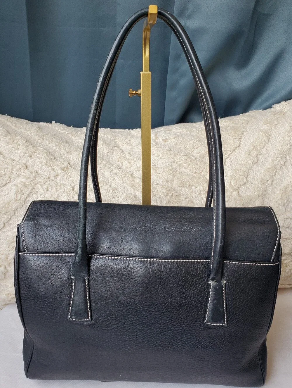 Salvatore Ferragamo Black Leather Bag - Picture 2 of 16